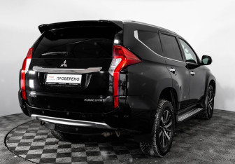 Подержанный автомобиль Mitsubishi Pajero Sport 2017 года (5 фото)