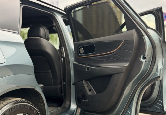 Подержанный автомобиль Jaecoo J8 2024 года (35 фото)