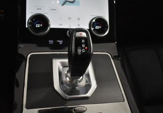 Подержанный автомобиль Land Rover Range Rover Evoque 2021 года (19 фото)