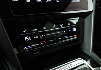 Подержанный автомобиль Volkswagen Arteon 2018 года (19 фото)