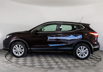 Подержанный автомобиль Nissan Qashqai 2014 года (8 фото)