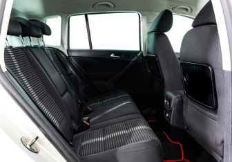 Подержанный автомобиль Volkswagen Tiguan 2011 года (15 фото)