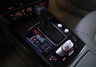 Подержанный автомобиль Audi A6 Sedan 2015 года (12 фото)