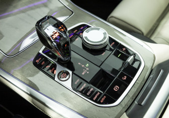 Подержанный автомобиль BMW X7 2020 года (11 фото)