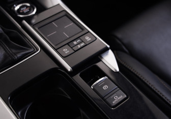 Подержанный автомобиль Mitsubishi Eclipse Cross 2019 года (18 фото)