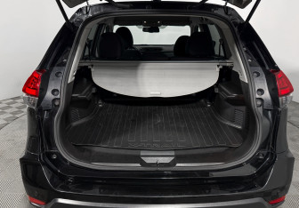 Подержанный автомобиль Nissan X-Trail 2021 года (13 фото)