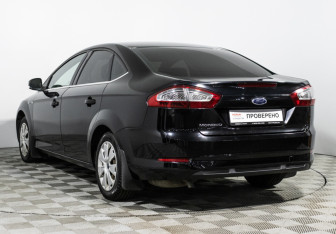 Подержанный автомобиль Ford Mondeo Sedan 2011 года (7 фото)