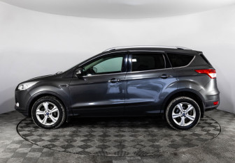 Подержанный автомобиль Ford Kuga 2016 года (8 фото)