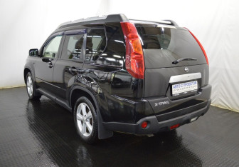 Подержанный автомобиль Nissan X-Trail 2008 года (7 фото)