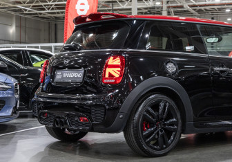 Подержанный автомобиль MINI Hatch 2019 года (8 фото)