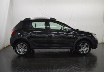 Подержанный автомобиль Renault Sandero 2020 года (4 фото)