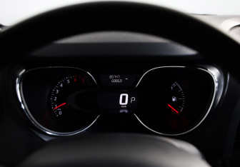 Подержанный автомобиль Renault Kaptur 2017 года (11 фото)