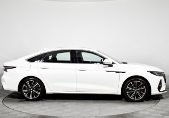 Подержанный автомобиль Chery Arrizo 8 2023 года (4 фото)