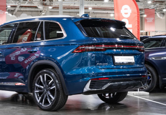 Подержанный автомобиль Geely Monjaro 2024 года (11 фото)