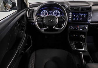 Подержанный автомобиль Hyundai Creta 2022 года (11 фото)