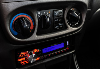 Подержанный автомобиль Nissan Almera Sedan 2005 года (11 фото)