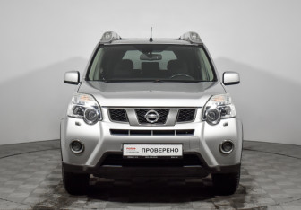 Подержанный автомобиль Nissan X-Trail 2012 года (2 фото)
