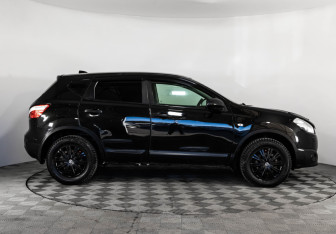 Подержанный автомобиль Nissan Qashqai 2012 года (4 фото)