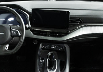 Подержанный автомобиль Haval F7 2023 года (14 фото)