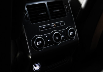 Подержанный автомобиль Land Rover Range Rover Sport 2013 года (23 фото)