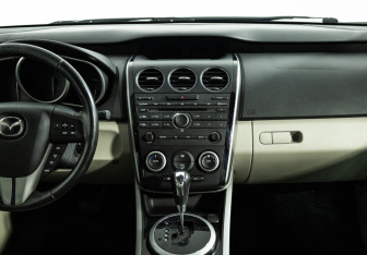 Подержанный автомобиль Mazda CX-7 2010 года (14 фото)