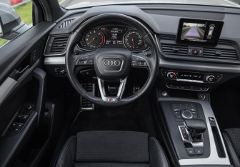 Подержанный автомобиль Audi Q5 2020 года (13 фото)