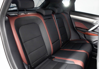 Подержанный автомобиль Geely Coolray 2023 года (14 фото)