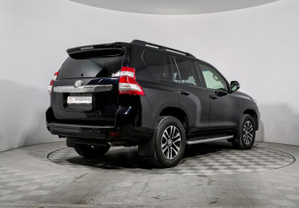 Подержанный автомобиль Toyota Land Cruiser Prado 2015 года (5 фото)