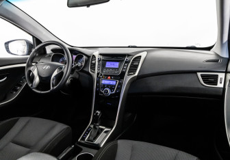 Подержанный автомобиль Hyundai i30 Hatchback 2013 года (9 фото)