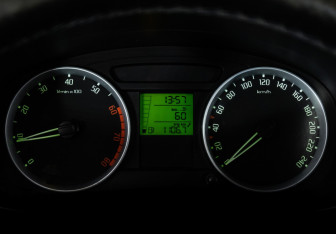 Подержанный автомобиль Skoda Fabia Hatchback 2009 года (19 фото)