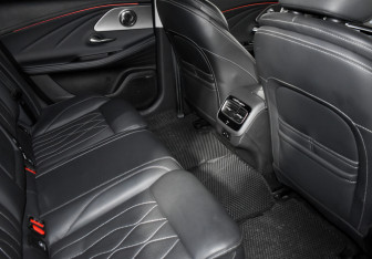 Подержанный автомобиль Chery Arrizo 8 2023 года (14 фото)