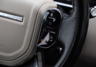 Подержанный автомобиль Land Rover Range Rover 2018 года (13 фото)