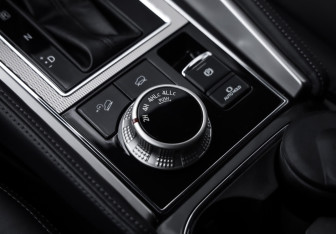 Подержанный автомобиль Mitsubishi Pajero Sport 2021 года (20 фото)