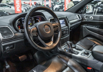 Подержанный автомобиль Jeep Grand Cherokee 2018 года (15 фото)