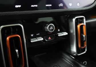 Подержанный автомобиль Haval Dargo 2023 года (15 фото)