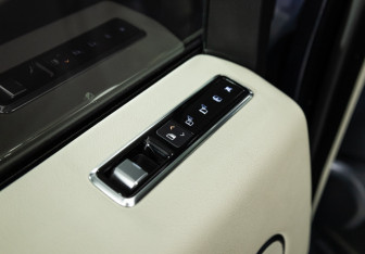 Подержанный автомобиль Land Rover Range Rover 2018 года (24 фото)