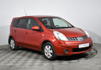 Подержанный автомобиль Nissan Note 2008 года (3 фото)