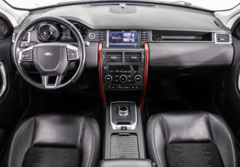 Подержанный автомобиль Land Rover Discovery Sport 2016 года (12 фото)
