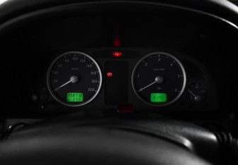 Подержанный автомобиль ГАЗ 31105 «Волга» 2006 года (16 фото)