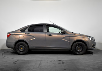 Подержанный автомобиль LADA (ВАЗ) Vesta Sedan 2018 года (4 фото)