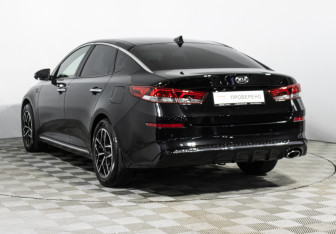 Подержанный автомобиль Kia Optima Sedan 2018 года (7 фото)