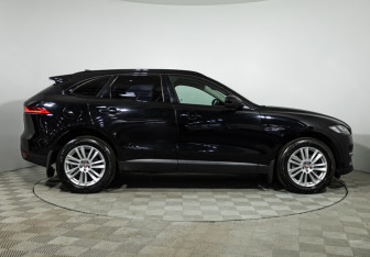 Подержанный автомобиль Jaguar F-Pace 2018 года (4 фото)