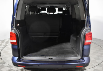 Подержанный автомобиль Volkswagen Caravelle 2011 года (17 фото)