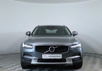 Подержанный автомобиль Volvo V90 Cross Country 2019 года (2 фото)