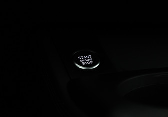 Подержанный автомобиль Audi A4 Sedan 2015 года (15 фото)