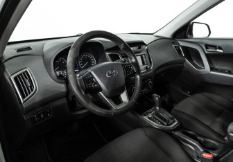 Подержанный автомобиль Hyundai Creta 2018 года (11 фото)