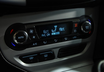 Подержанный автомобиль Ford Focus Hatchback 2013 года (16 фото)