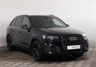 Подержанный автомобиль Audi Q7 2015 года (5 фото)