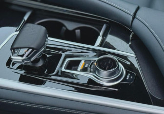 Подержанный автомобиль Changan CS95 2023 года (20 фото)