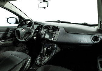 Подержанный автомобиль Fiat Bravo 2008 года (9 фото)